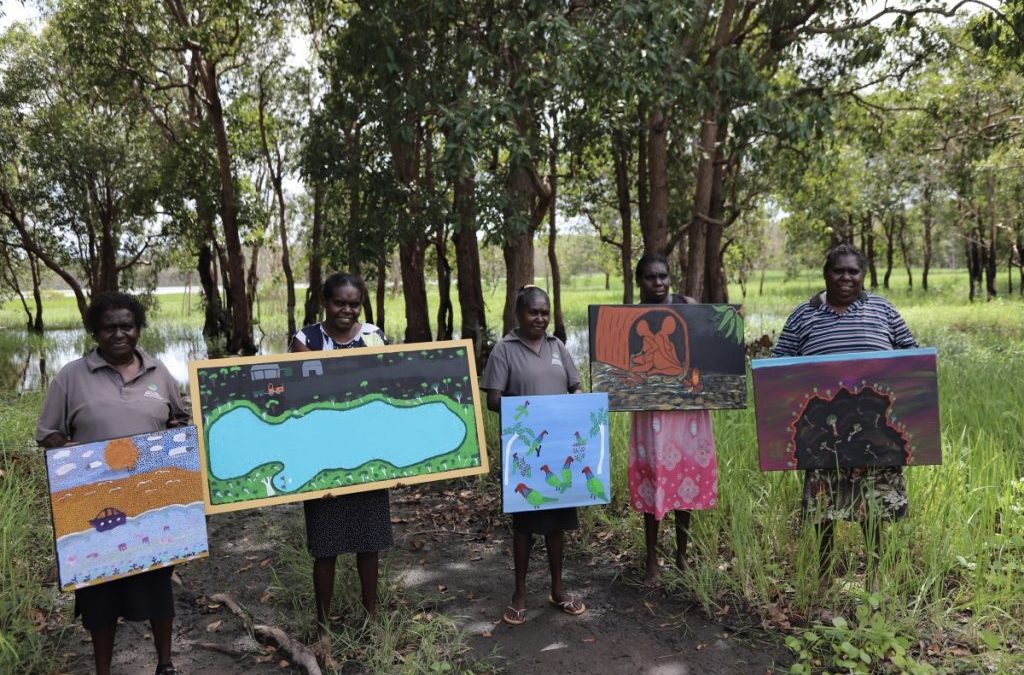 Aurukun’s Wik and Kugu artists learn new techniques